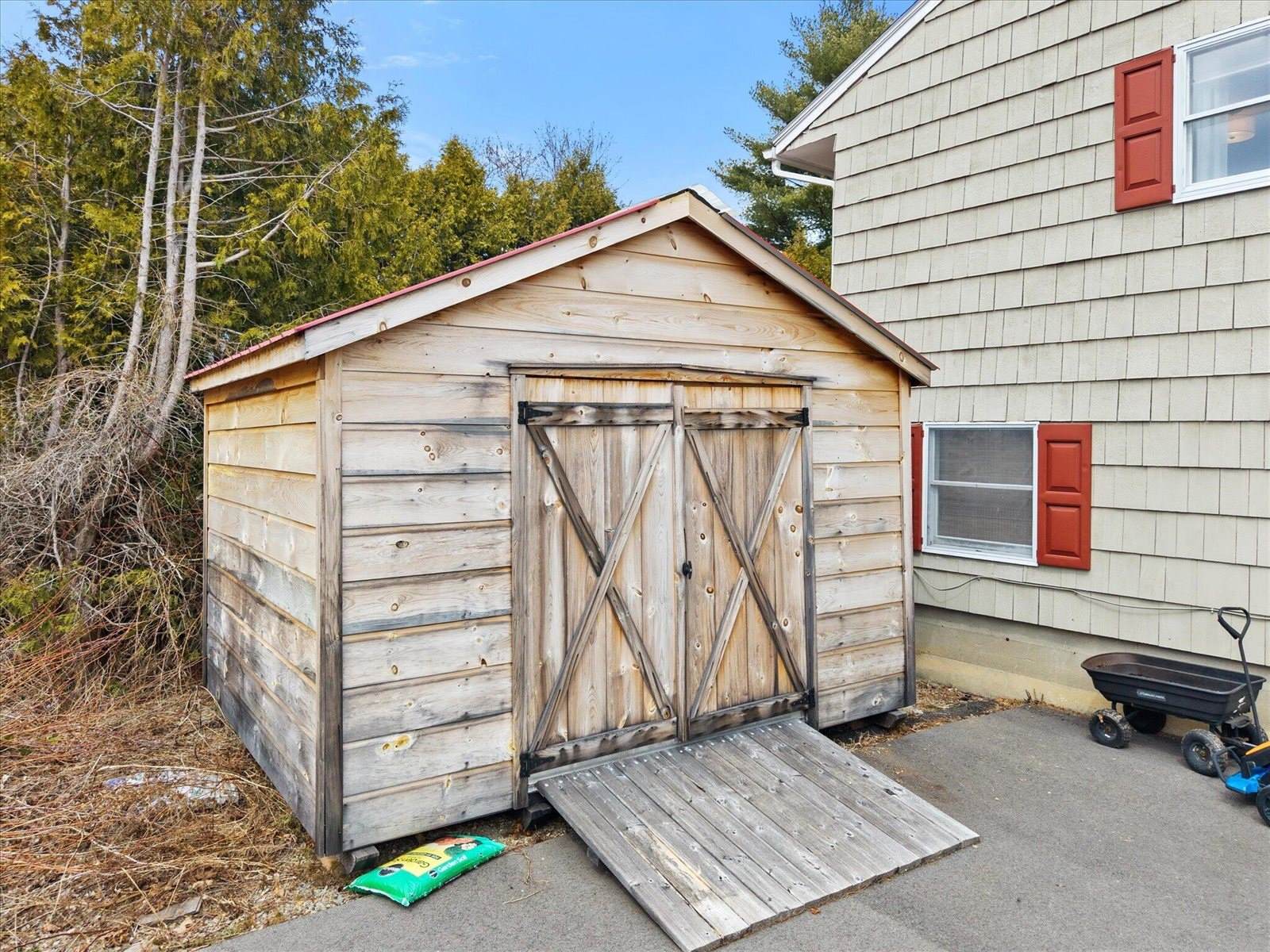 7 Williams Street, Hampden, ME 04444