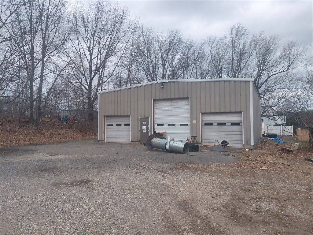 46 Gile St, Haverhill, MA 01830