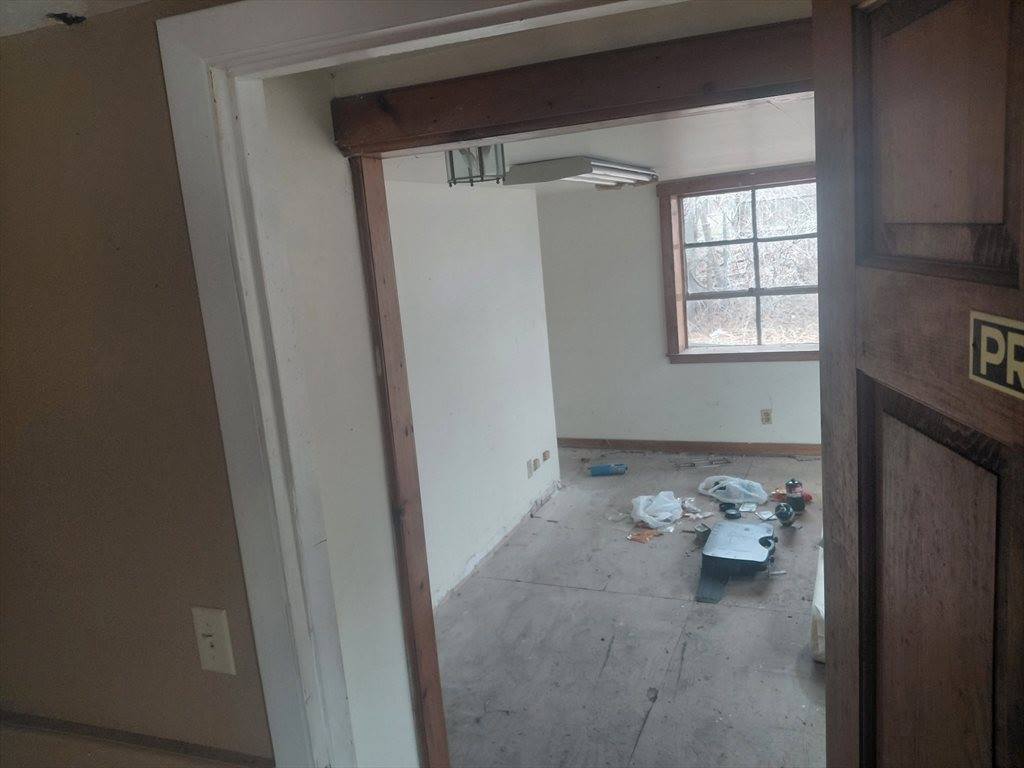 46 Gile St, Haverhill, MA 01830