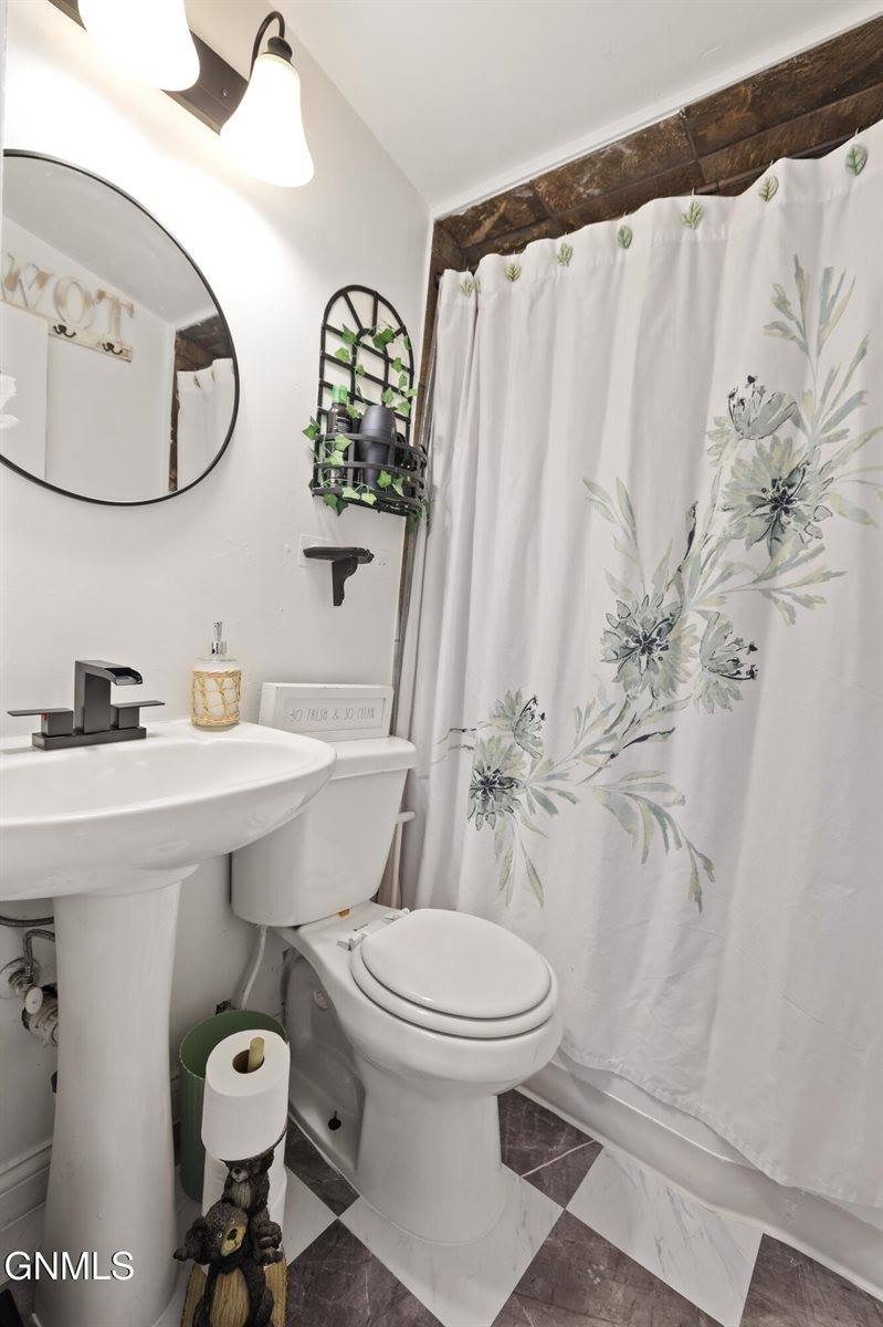 1509 4th Avenue West, Williston, ND 58801