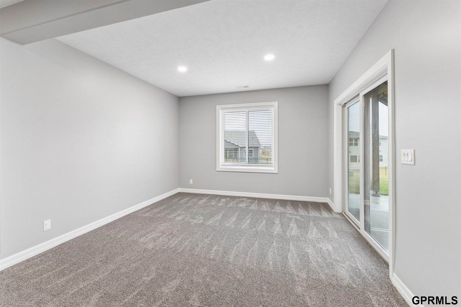 11207 North 170Th Street, Bennington, NE 68007