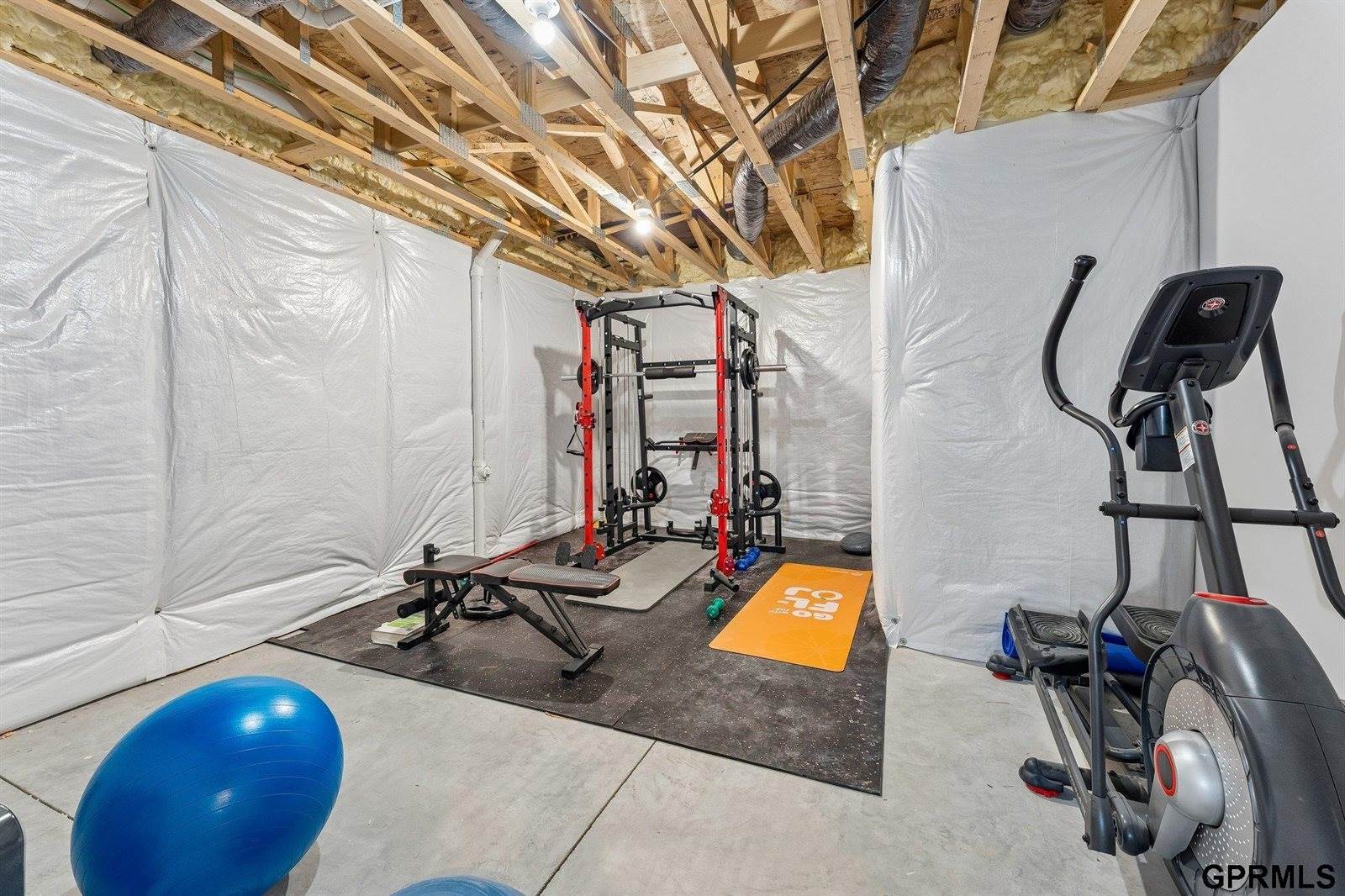 11207 North 170Th Street, Bennington, NE 68007