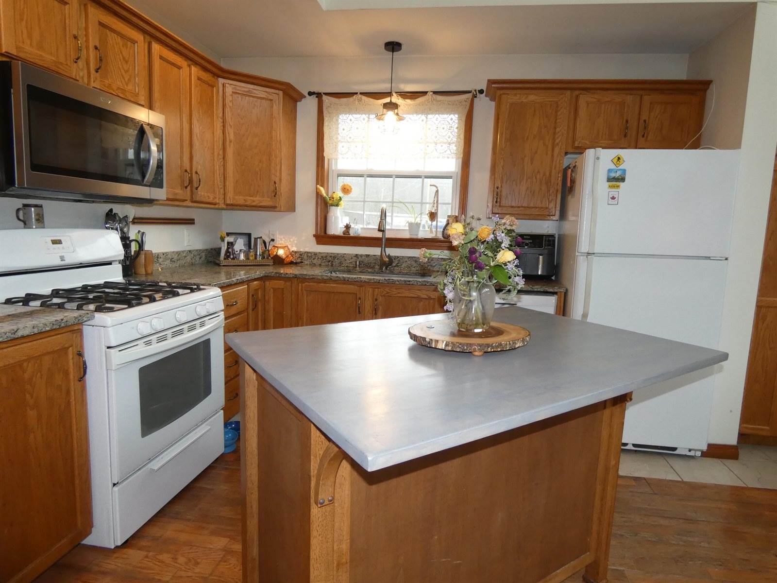 511 River Road, Chelsea, ME 04330