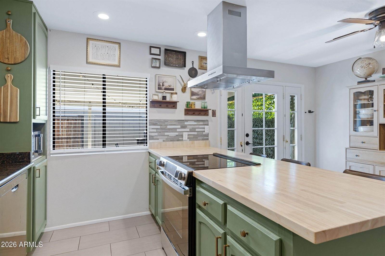 8835 North New World Drive, Glendale, AZ 85302