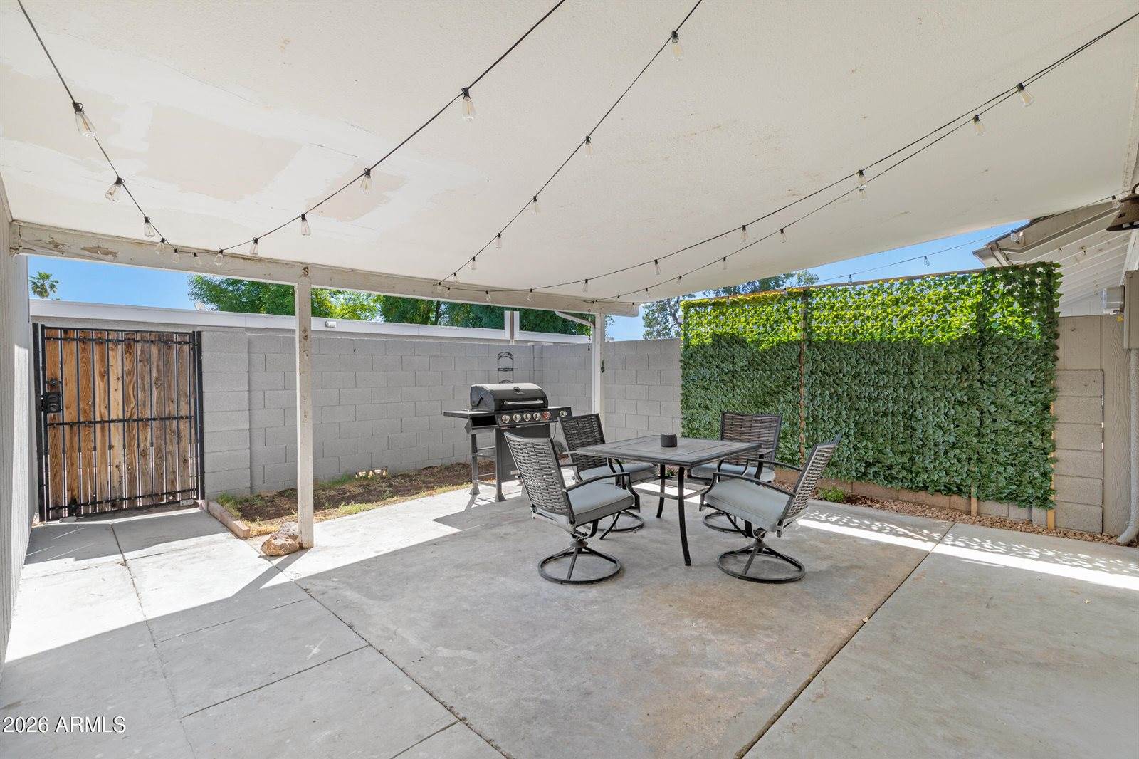 8835 North New World Drive, Glendale, AZ 85302