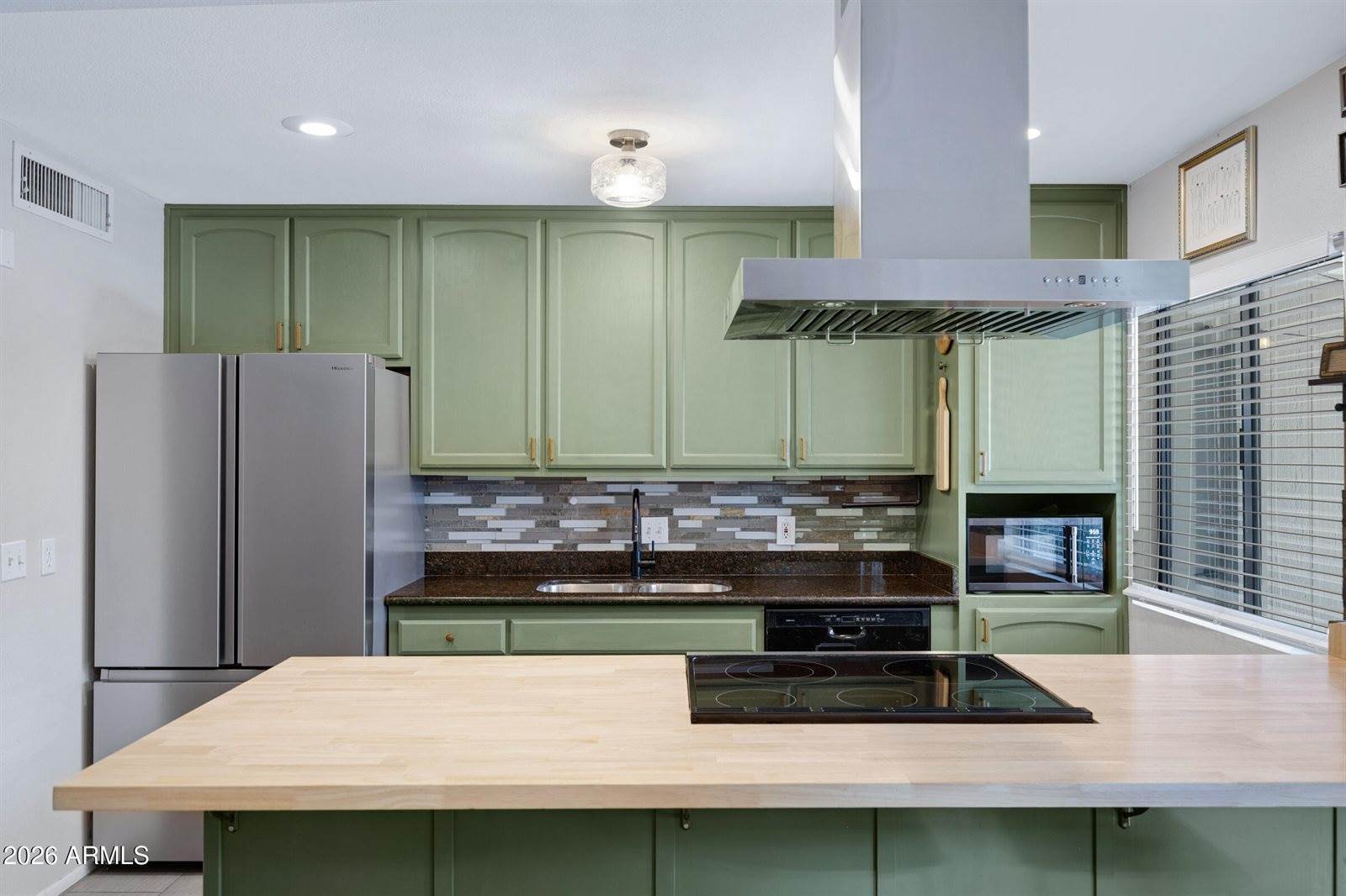 8835 North New World Drive, Glendale, AZ 85302