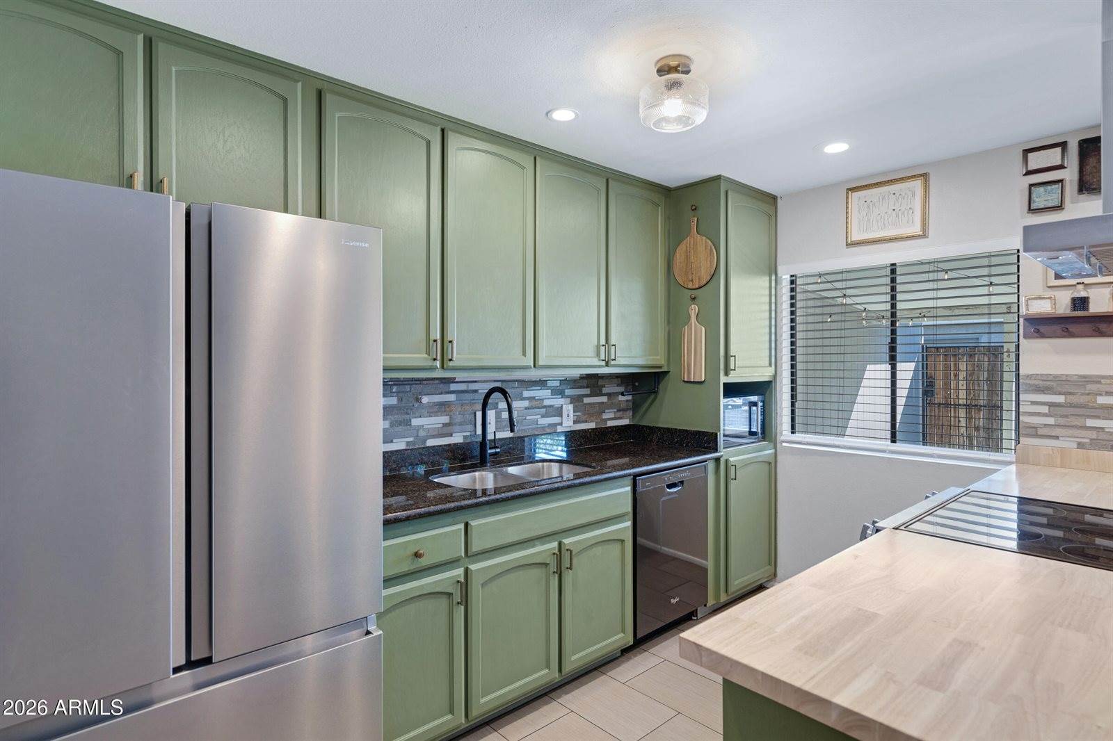 8835 North New World Drive, Glendale, AZ 85302