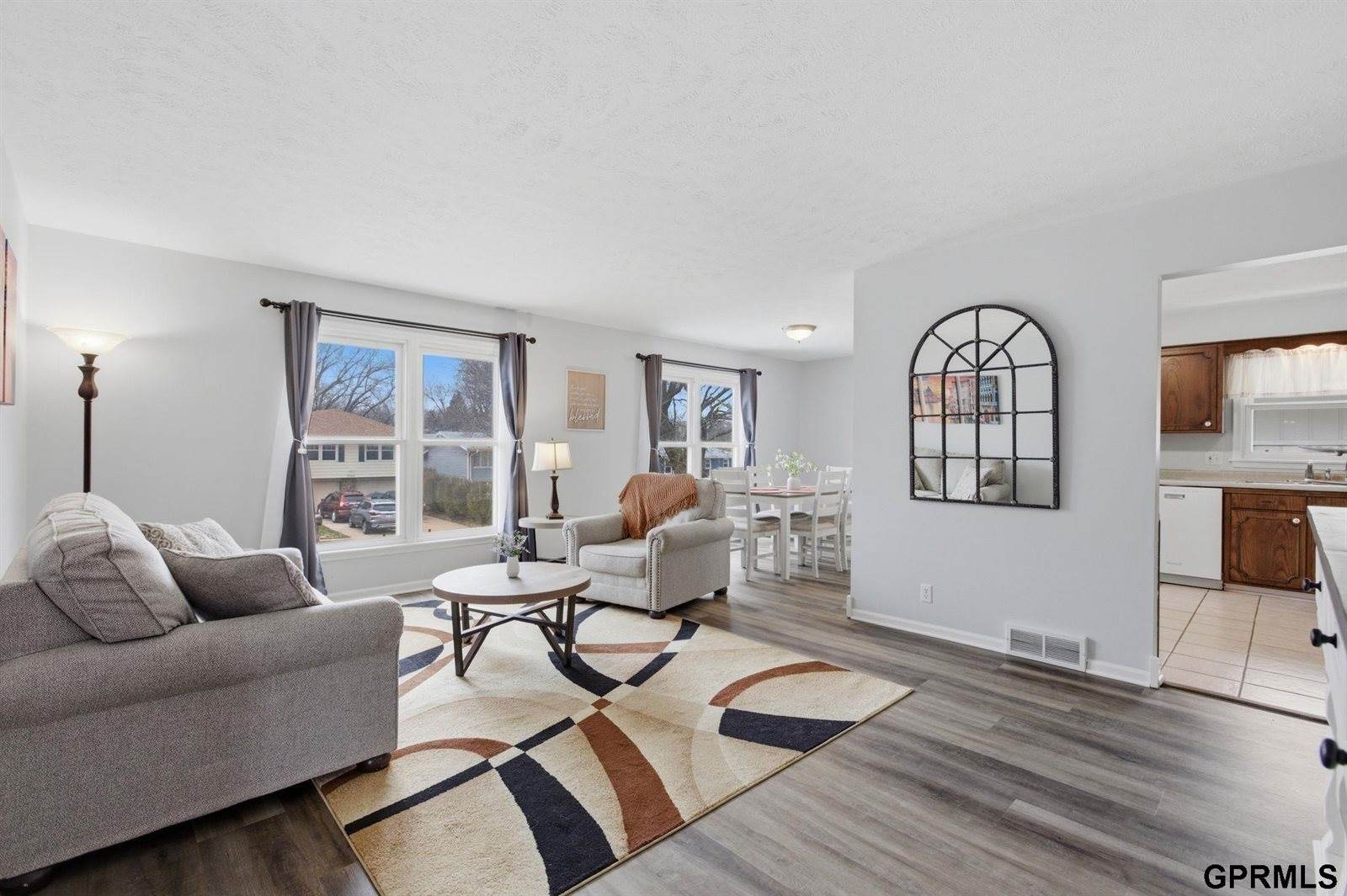 10218 Ohern Street, Omaha, NE 68127