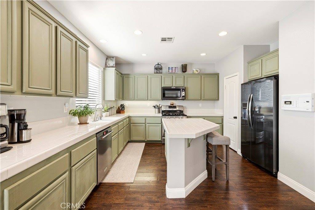 27641 Cordovan Drive, Canyon Country, CA 91351