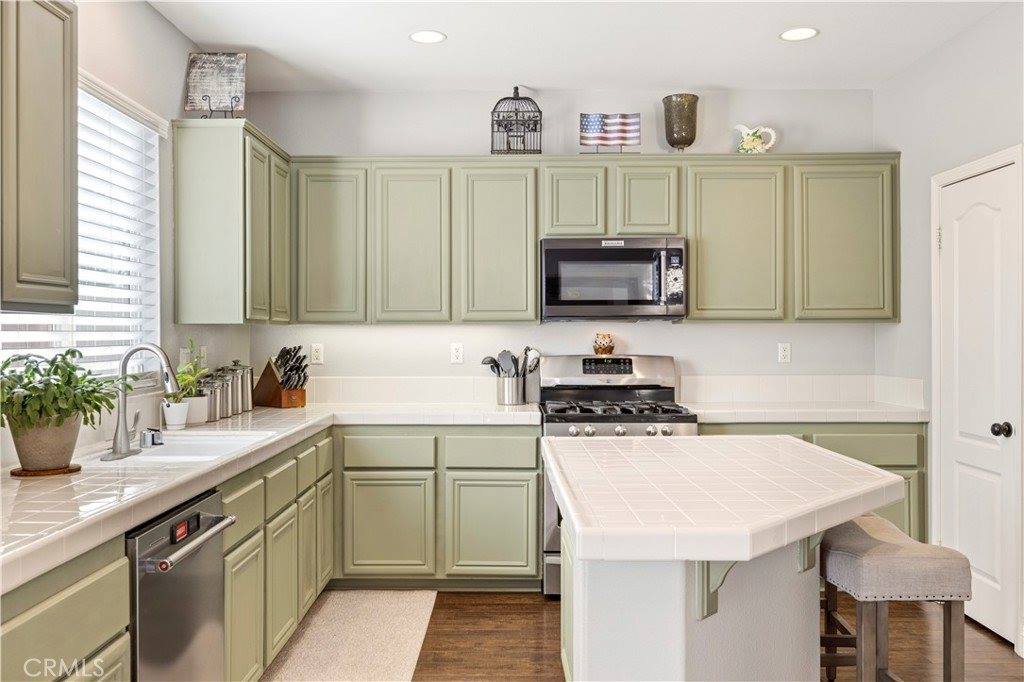 27641 Cordovan Drive, Canyon Country, CA 91351