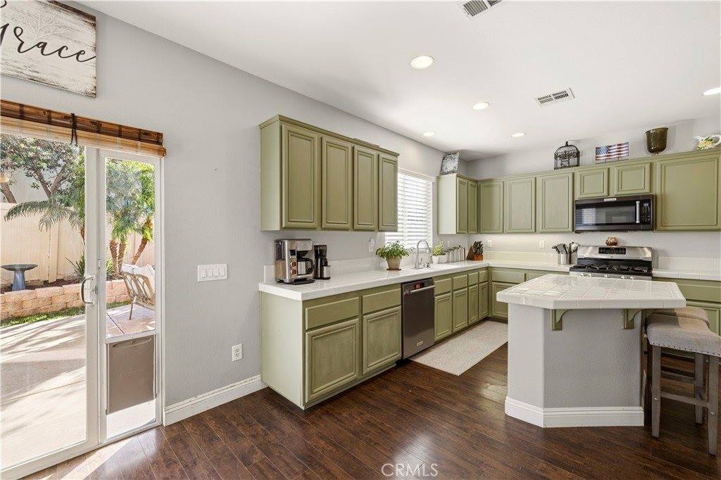 27641 Cordovan Drive, Canyon Country, CA 91351