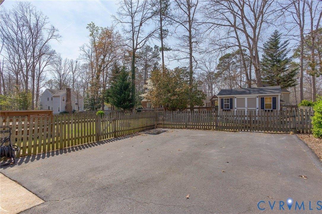 518 Glenmeadow Road, Midlothian, VA 23114