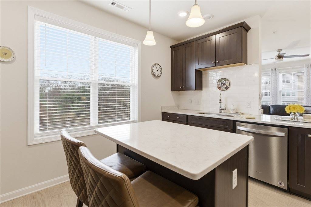2301 Pennington Dr, Walpole, MA 02081