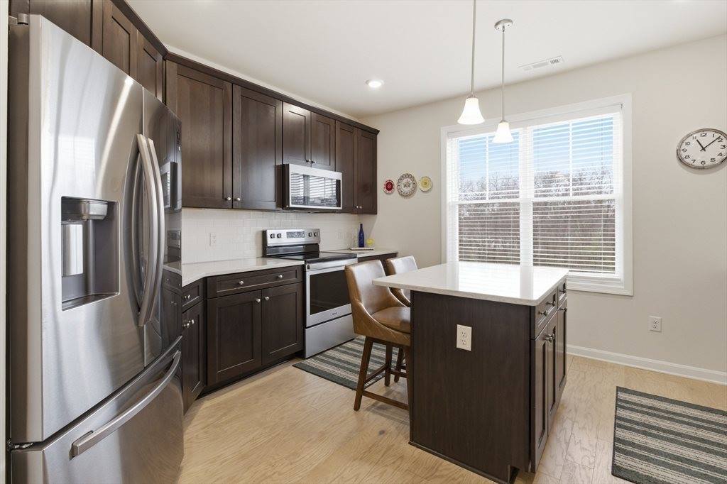 2301 Pennington Dr, Walpole, MA 02081