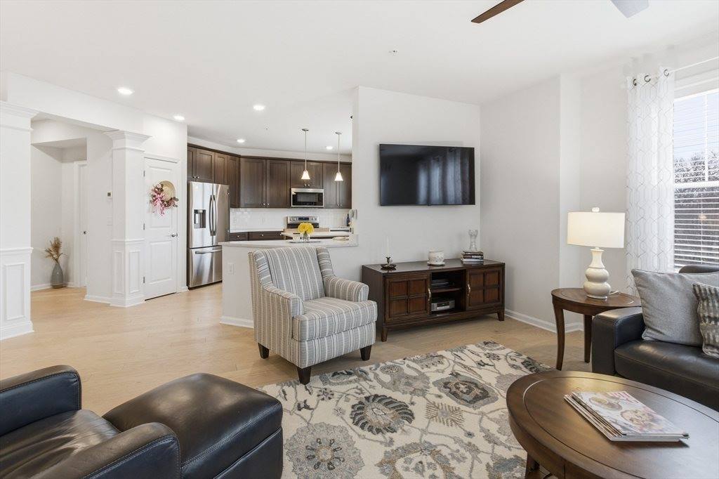 2301 Pennington Dr, Walpole, MA 02081