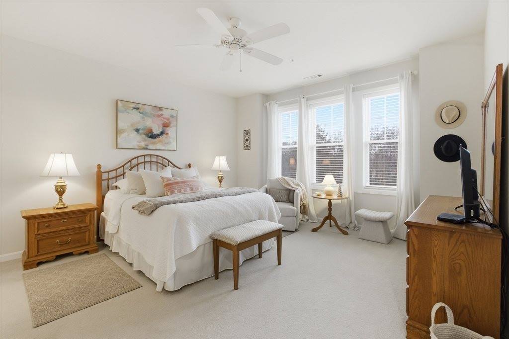 2301 Pennington Dr, Walpole, MA 02081