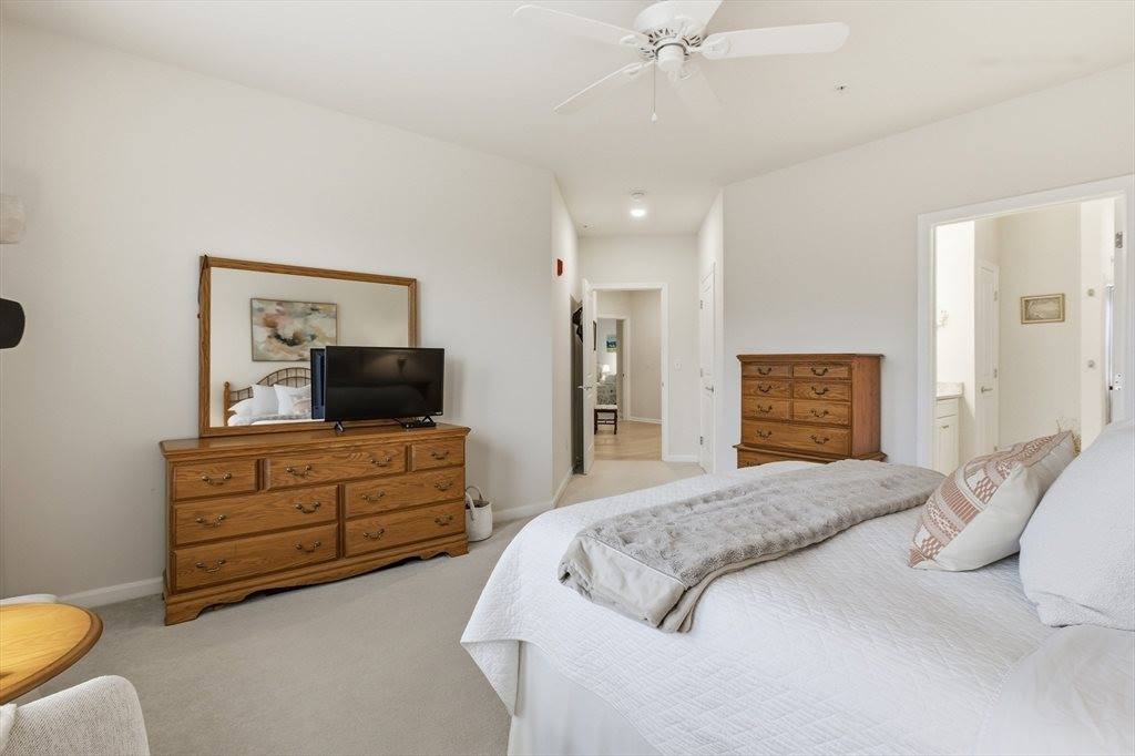 2301 Pennington Dr, Walpole, MA 02081
