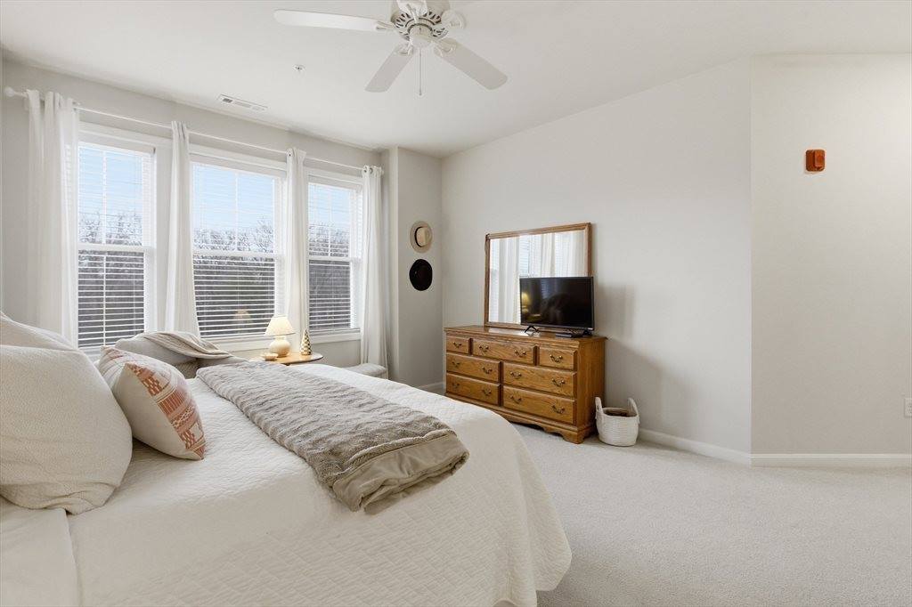 2301 Pennington Dr, Walpole, MA 02081