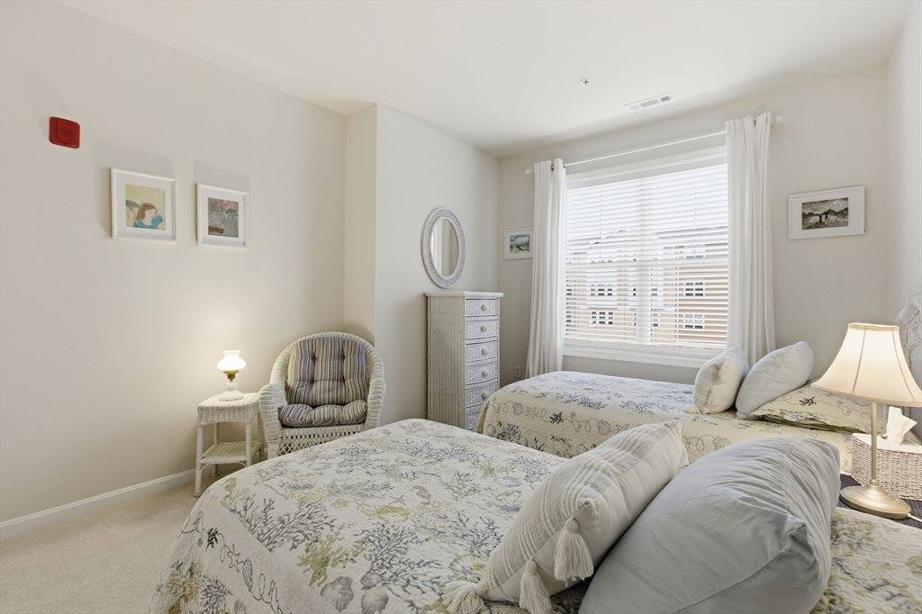 2301 Pennington Dr, Walpole, MA 02081