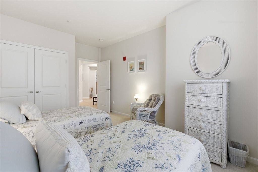 2301 Pennington Dr, Walpole, MA 02081