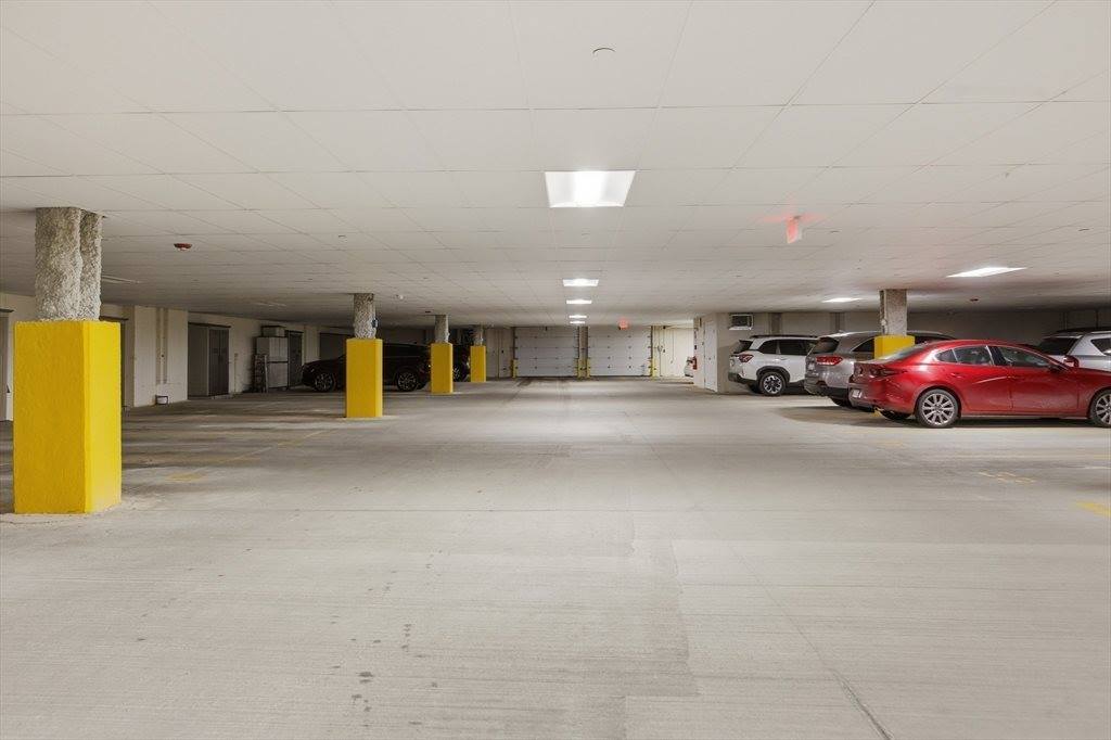 2301 Pennington Dr, Walpole, MA 02081