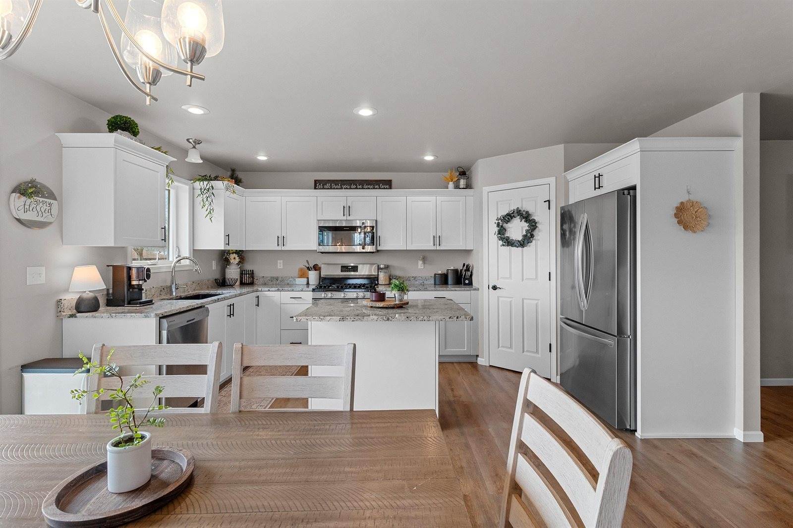 1221 Velsen Road, Green Bay, WI 54313