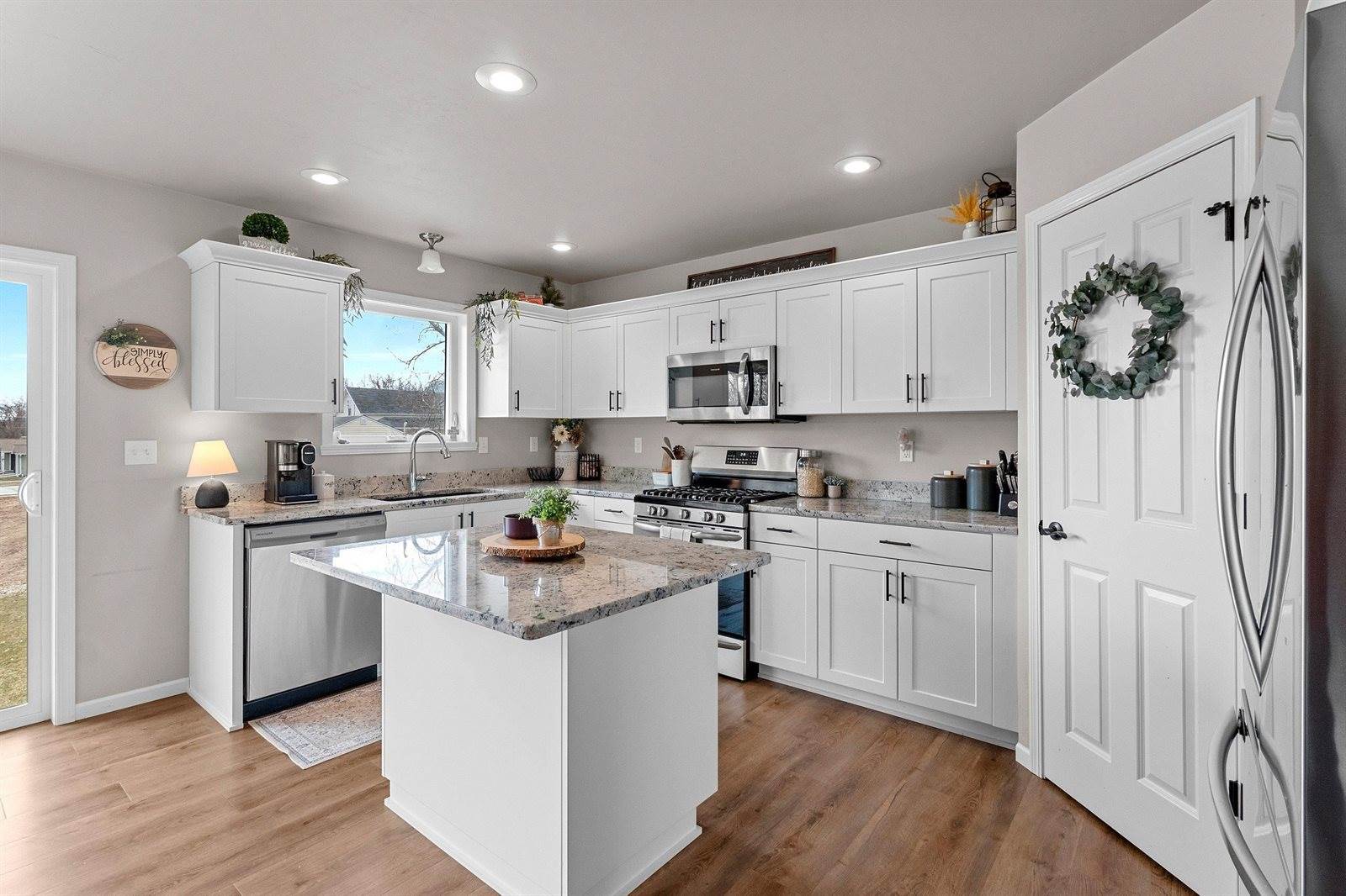 1221 Velsen Road, Green Bay, WI 54313