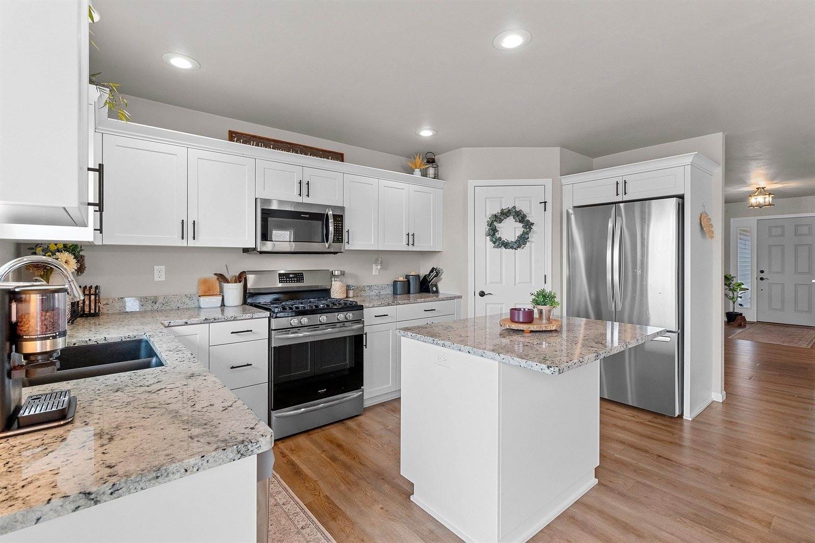 1221 Velsen Road, Green Bay, WI 54313