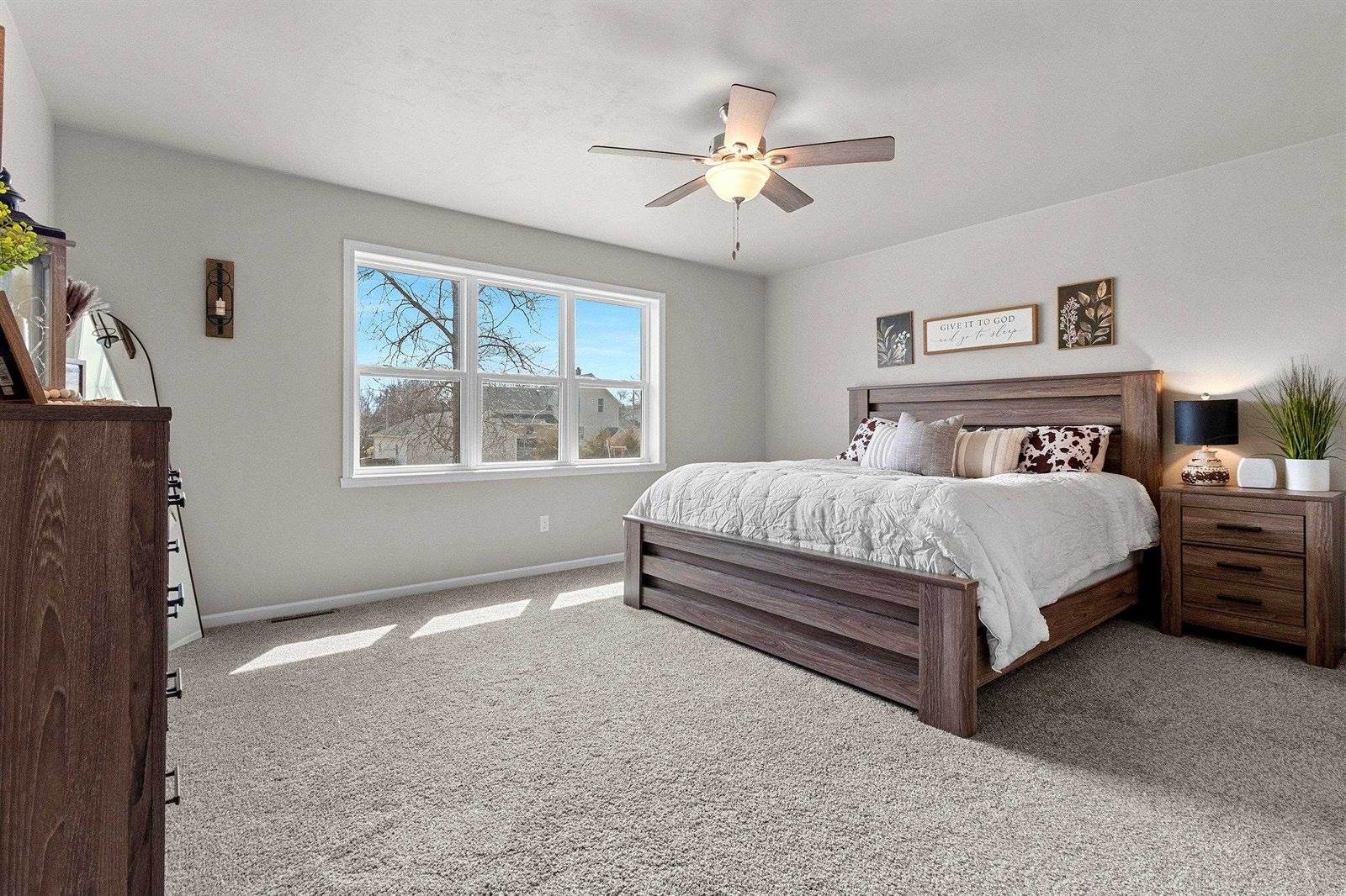 1221 Velsen Road, Green Bay, WI 54313