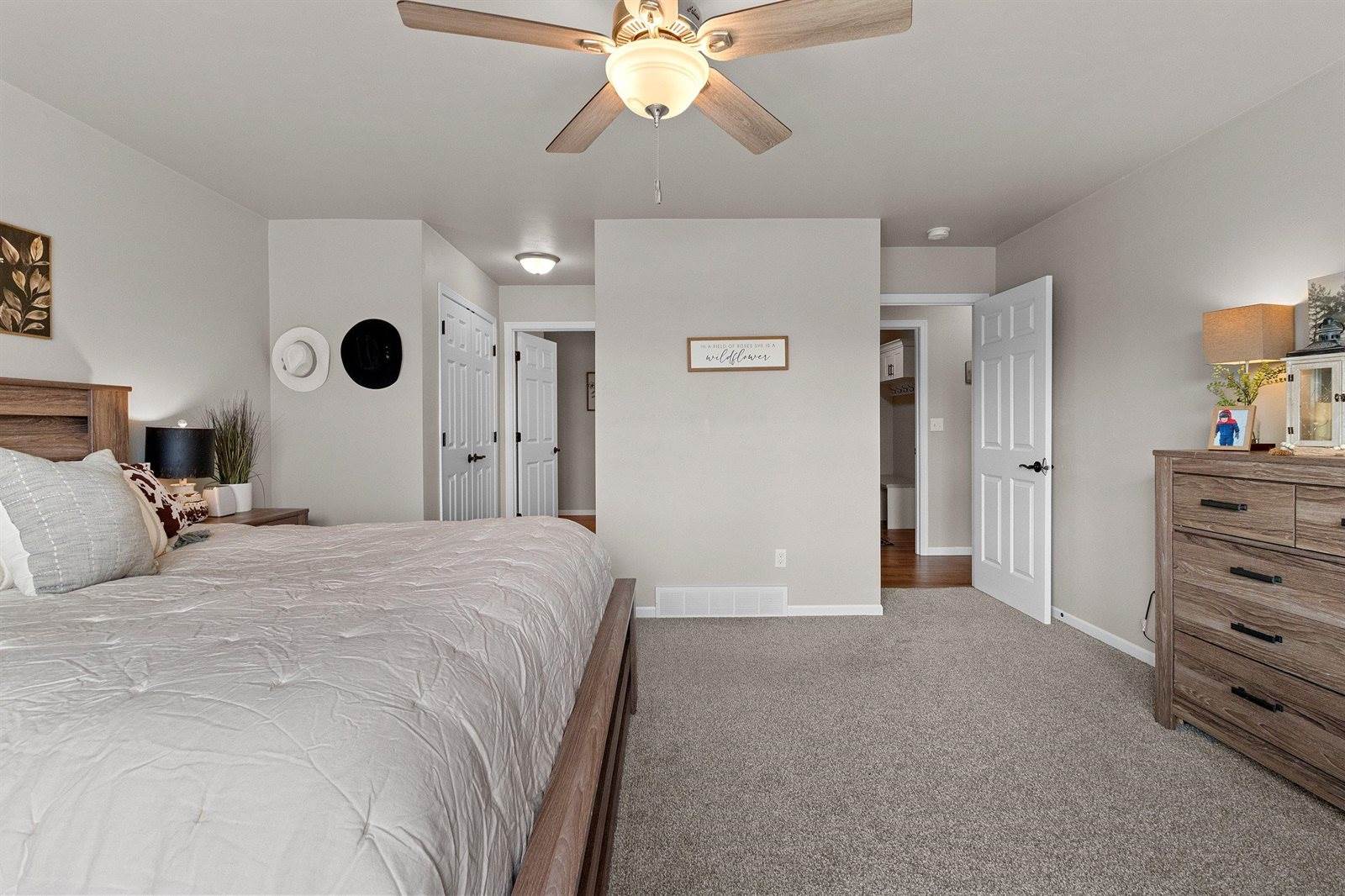 1221 Velsen Road, Green Bay, WI 54313