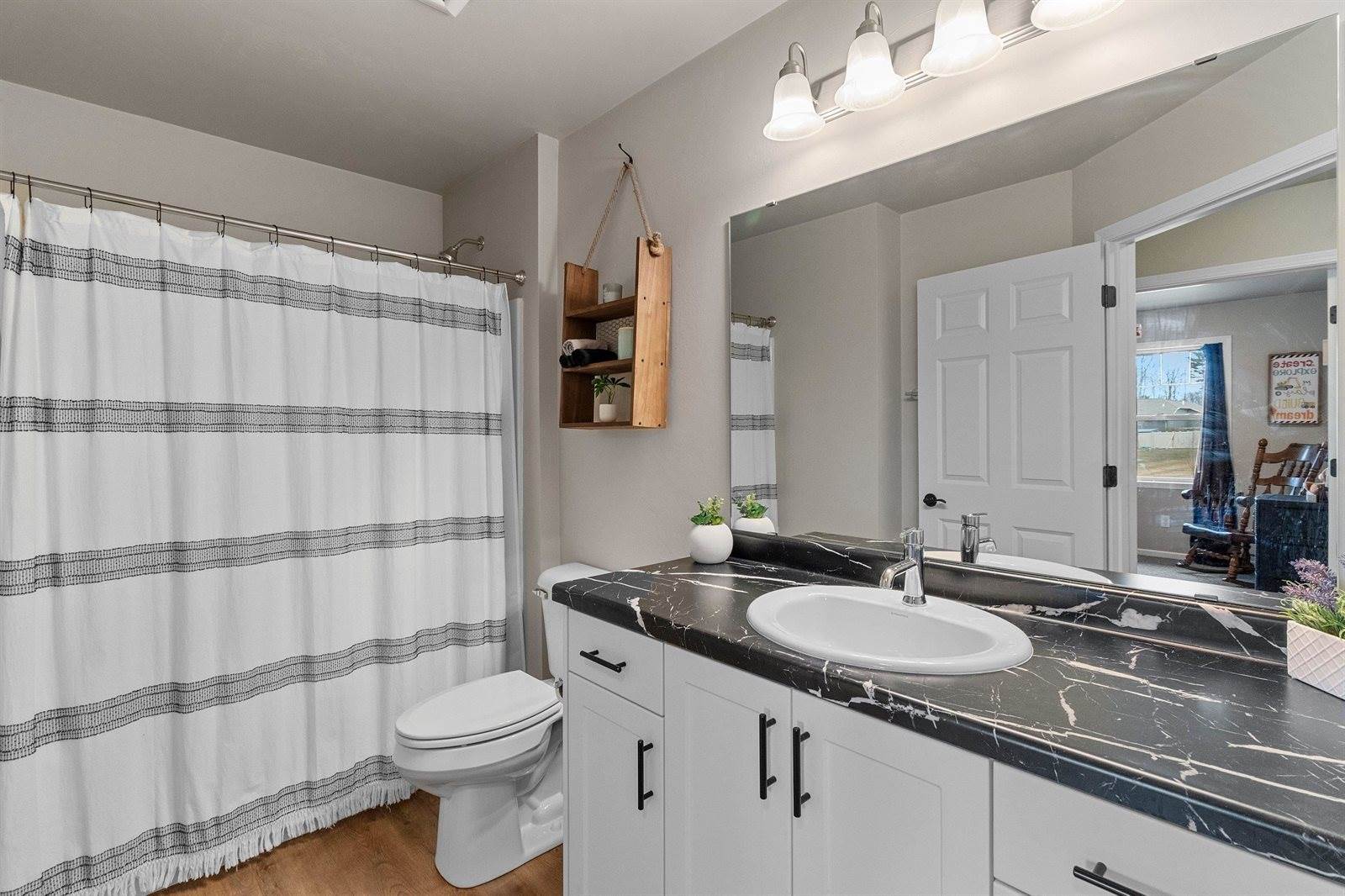 1221 Velsen Road, Green Bay, WI 54313