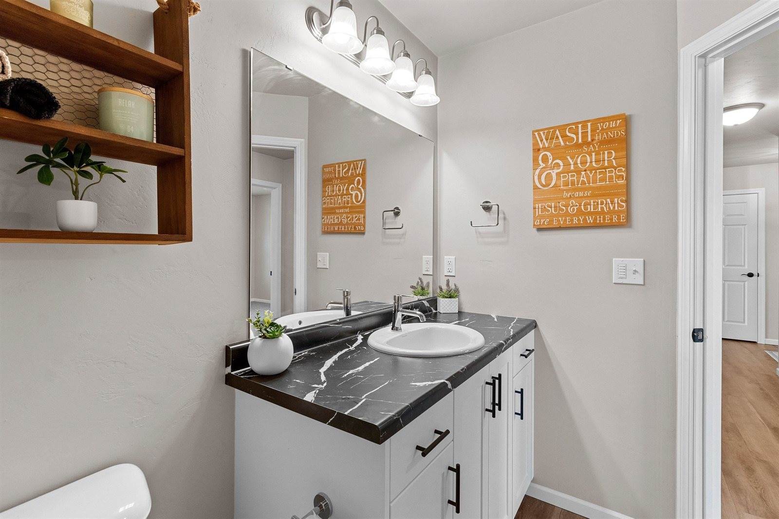 1221 Velsen Road, Green Bay, WI 54313