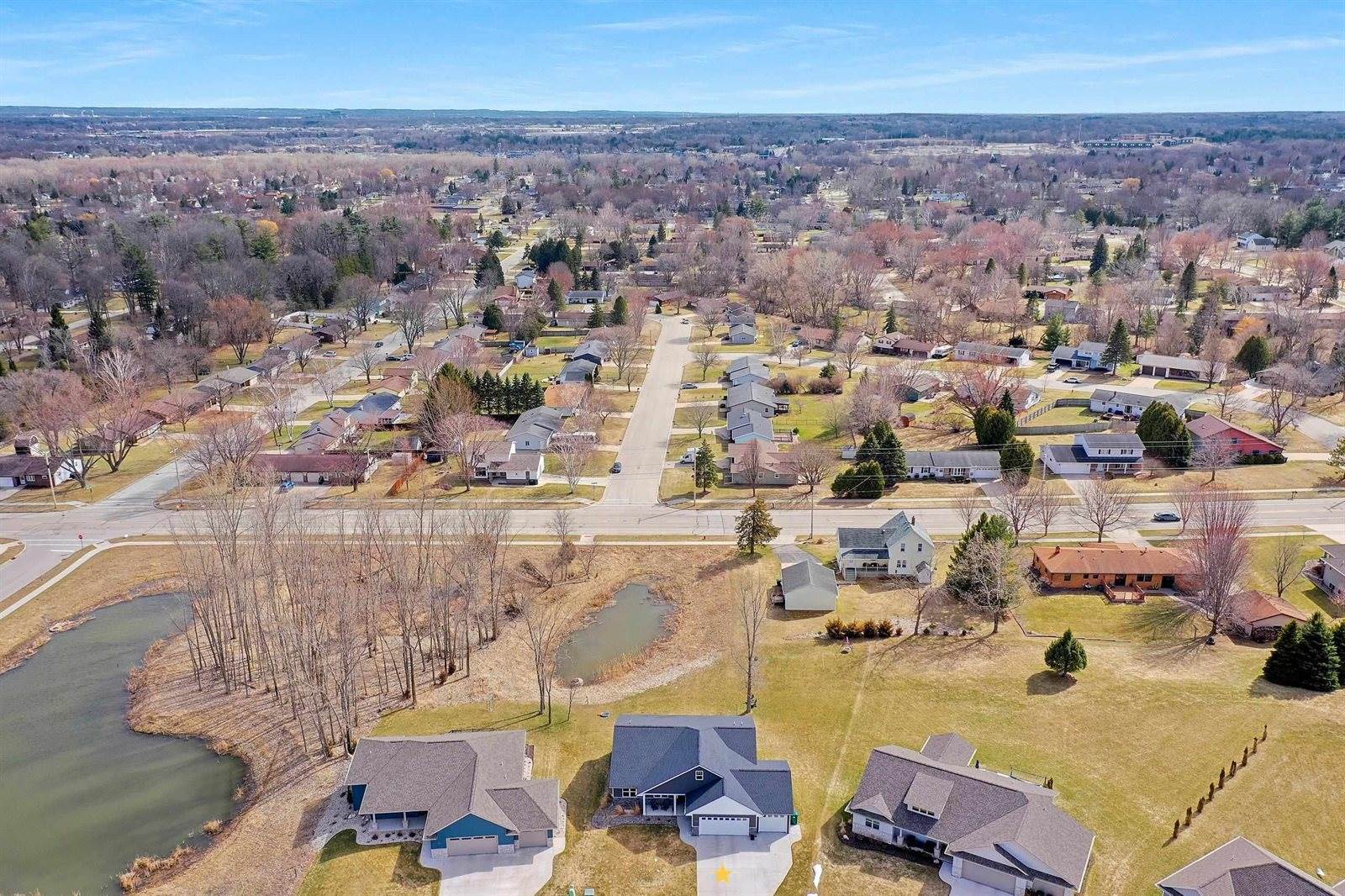 1221 Velsen Road, Green Bay, WI 54313