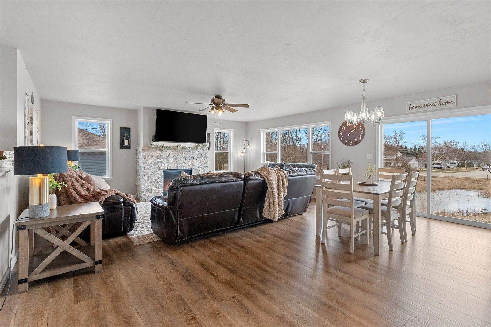 1221 Velsen Road, Green Bay, WI 54313