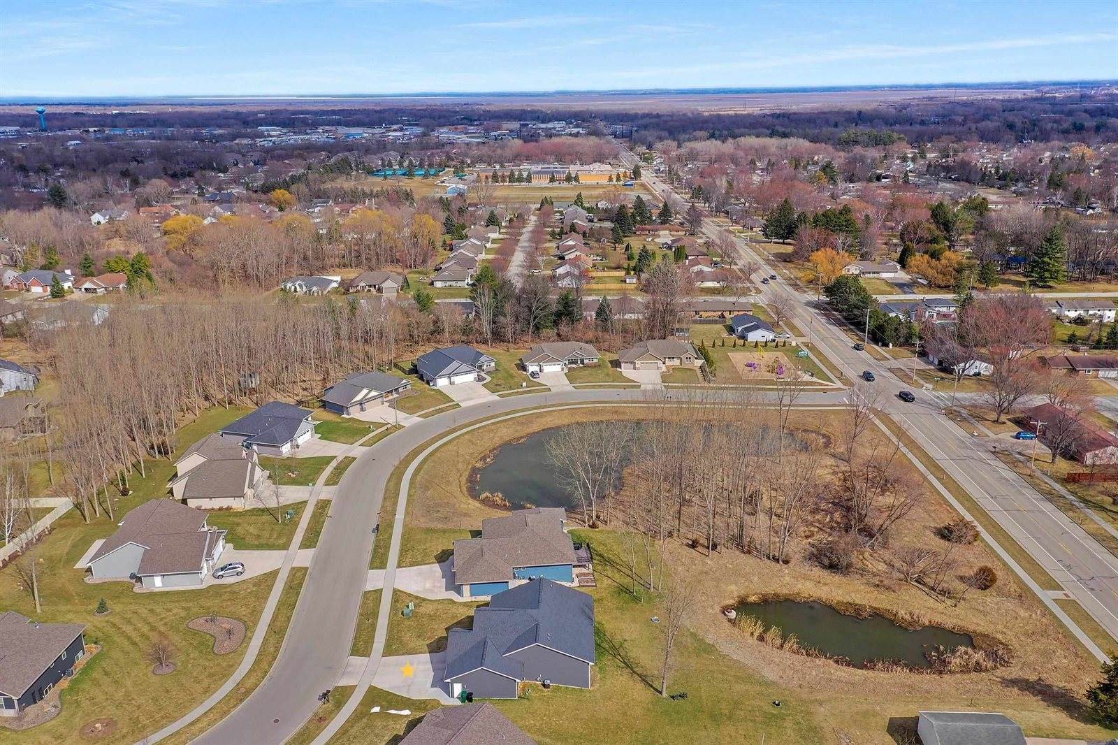 1221 Velsen Road, Green Bay, WI 54313