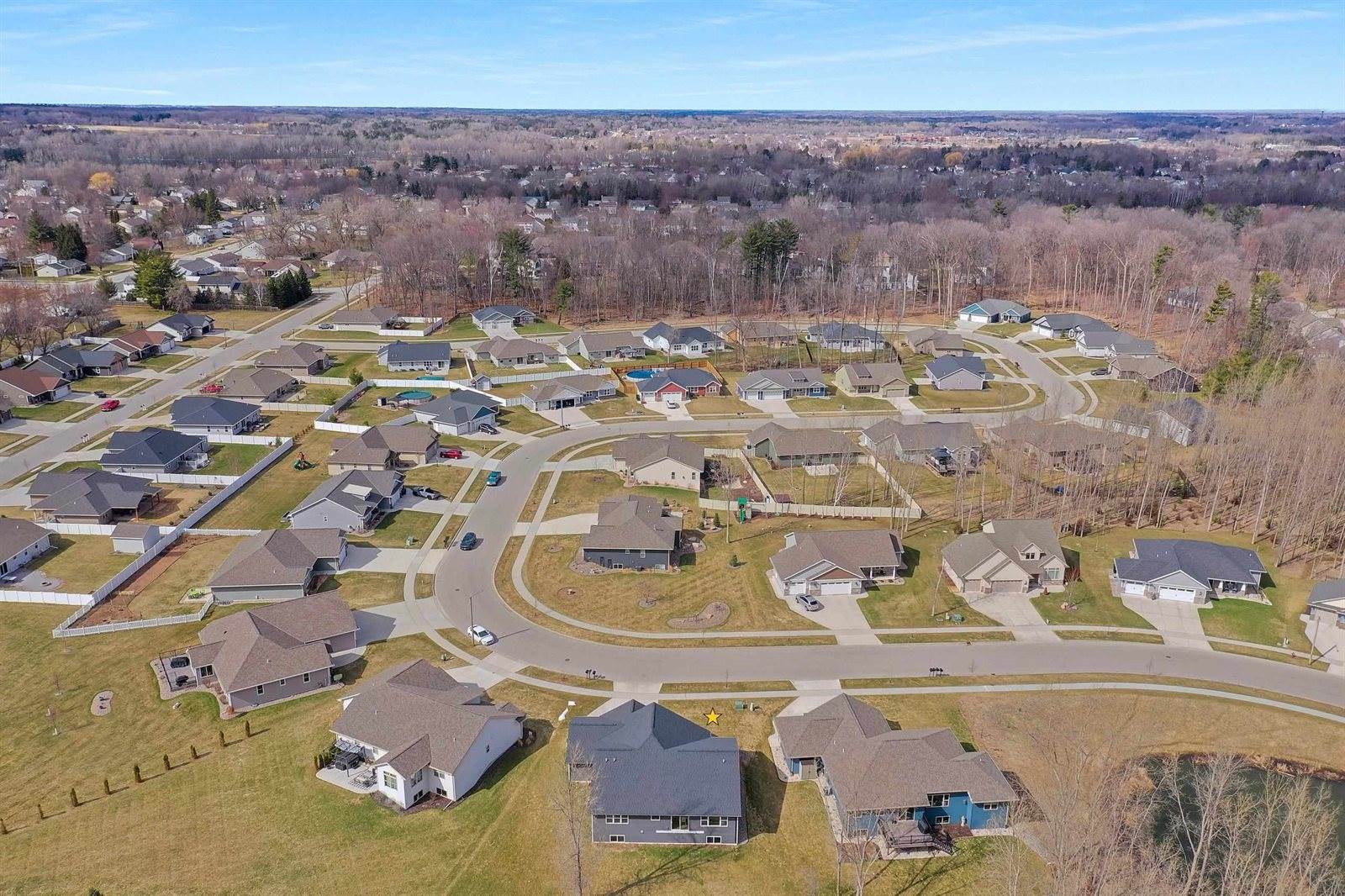 1221 Velsen Road, Green Bay, WI 54313