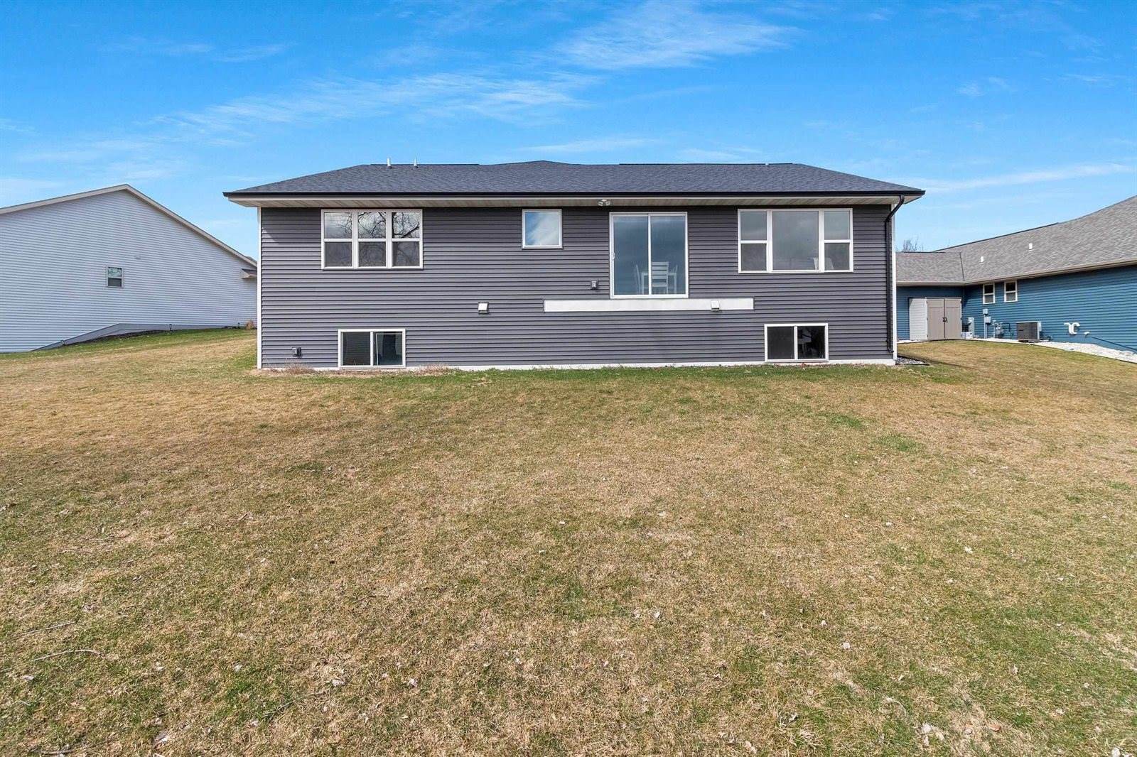 1221 Velsen Road, Green Bay, WI 54313