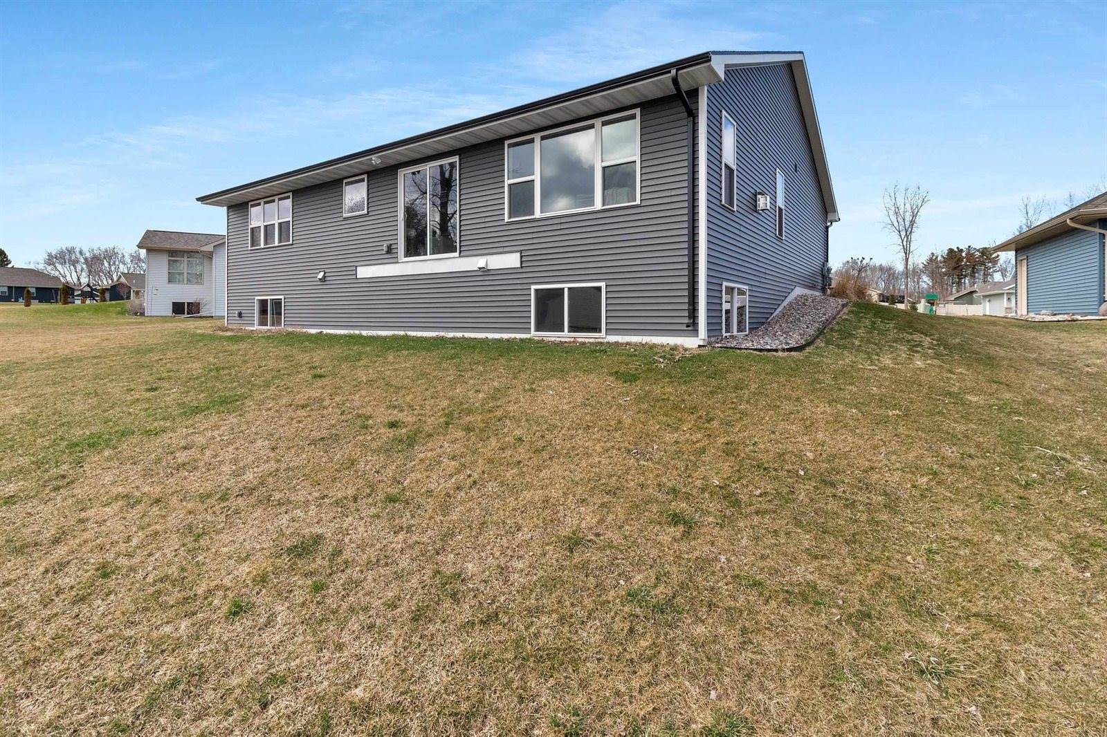 1221 Velsen Road, Green Bay, WI 54313