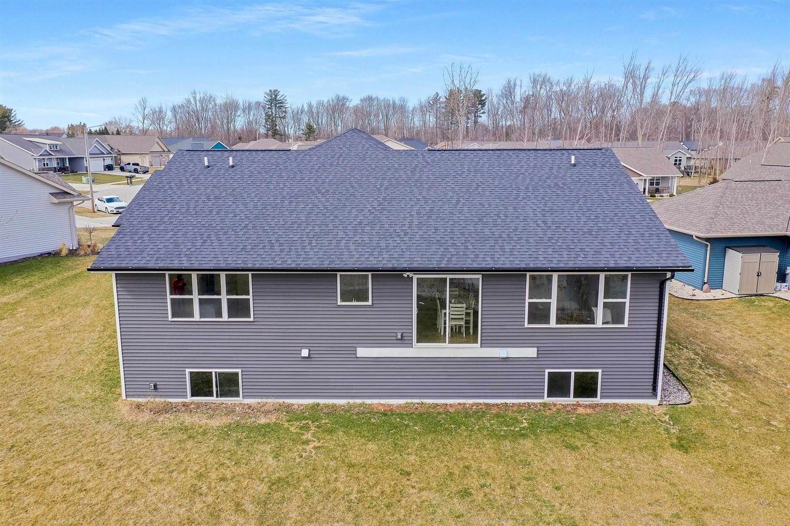 1221 Velsen Road, Green Bay, WI 54313