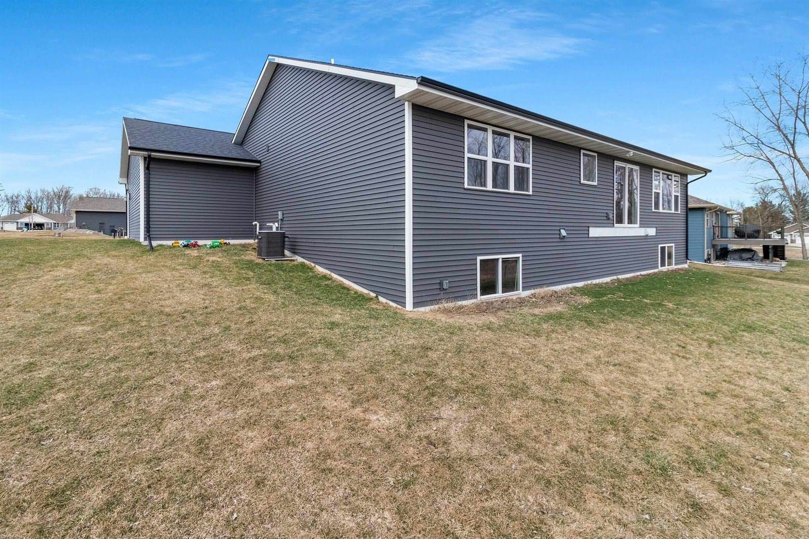 1221 Velsen Road, Green Bay, WI 54313