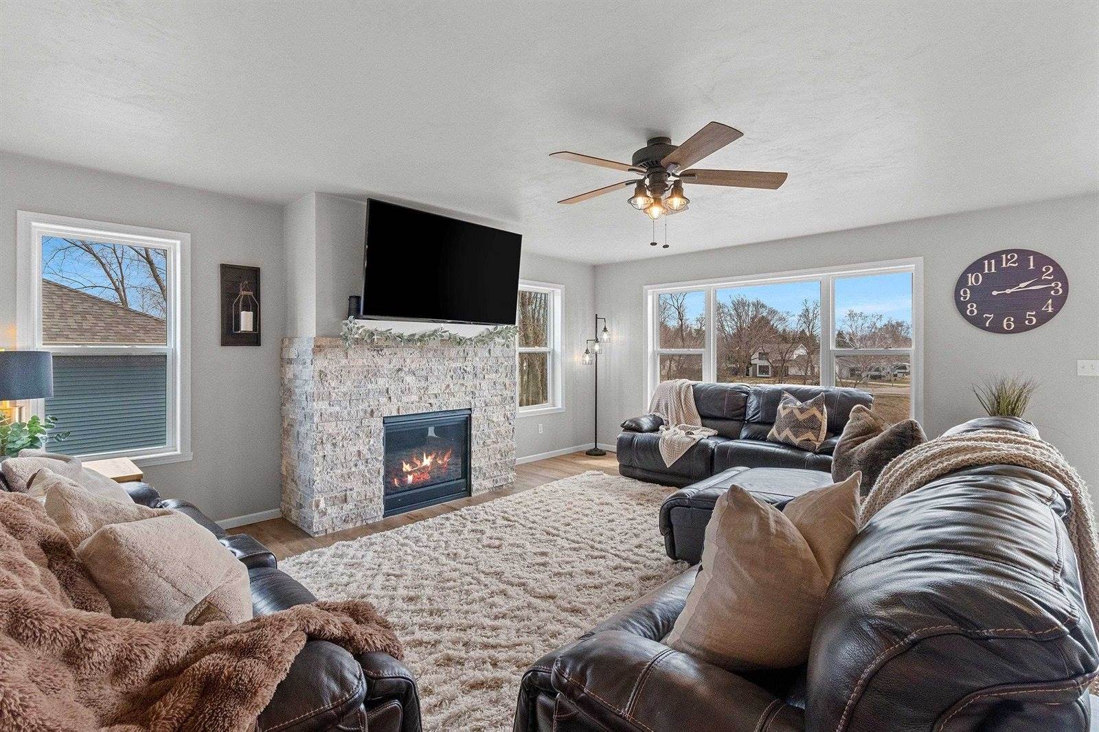 1221 Velsen Road, Green Bay, WI 54313