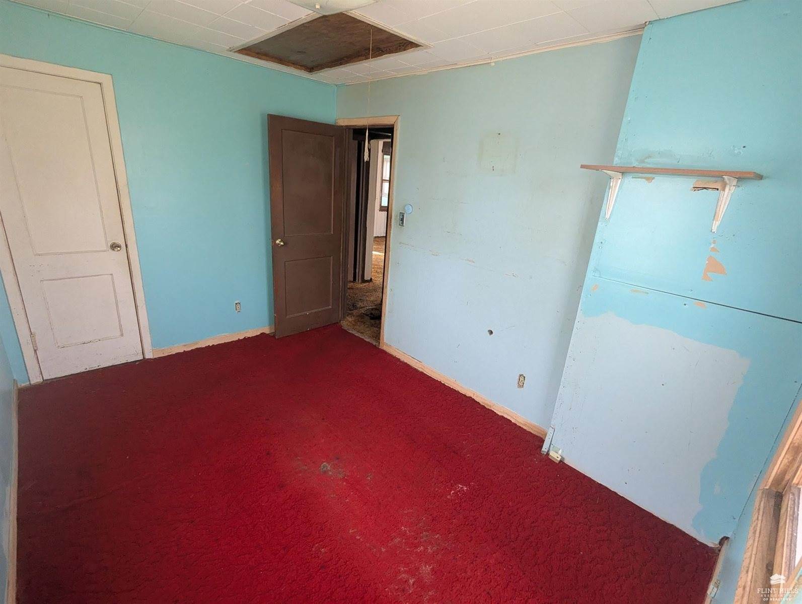 610 Walnut St, Wamego, KS 66547