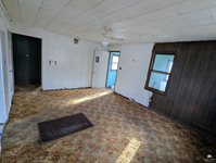 610 Walnut St, Wamego, KS 66547