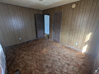 610 Walnut St, Wamego, KS 66547