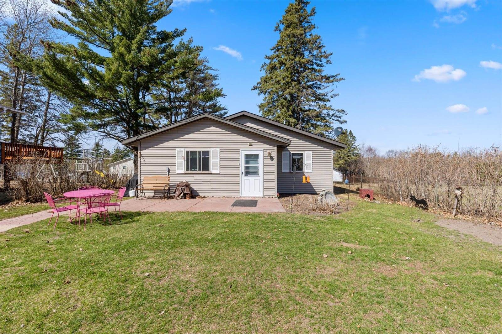 506 Seventh Street South, Walker, MN 56484