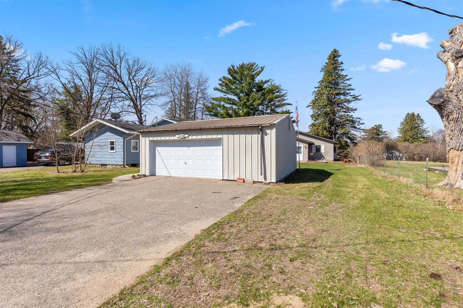 506 Seventh Street South, Walker, MN 56484