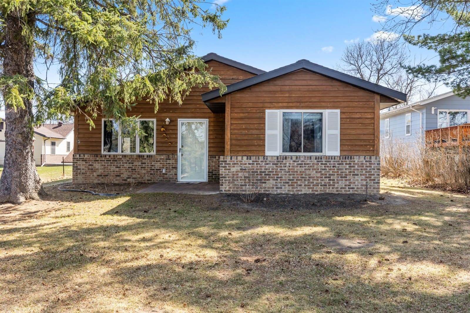 506 Seventh Street South, Walker, MN 56484