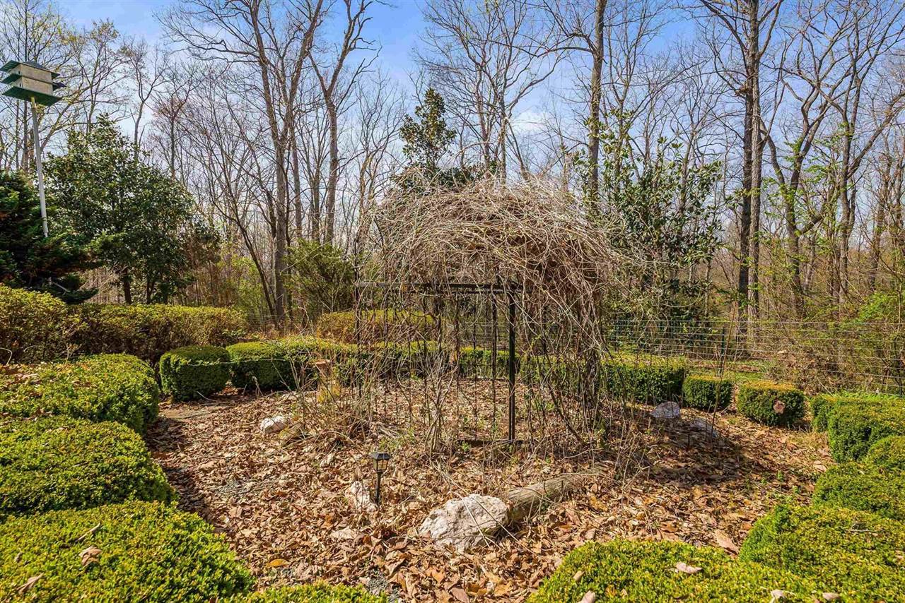 553 Hidden Valleys Rd, Palmyra, VA 22963