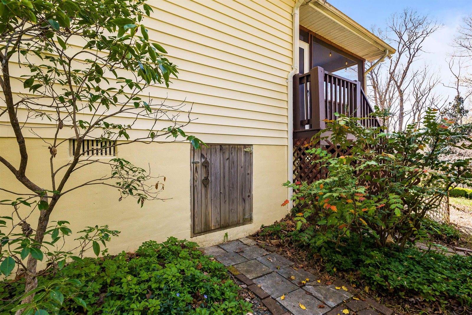 553 Hidden Valleys Rd, Palmyra, VA 22963