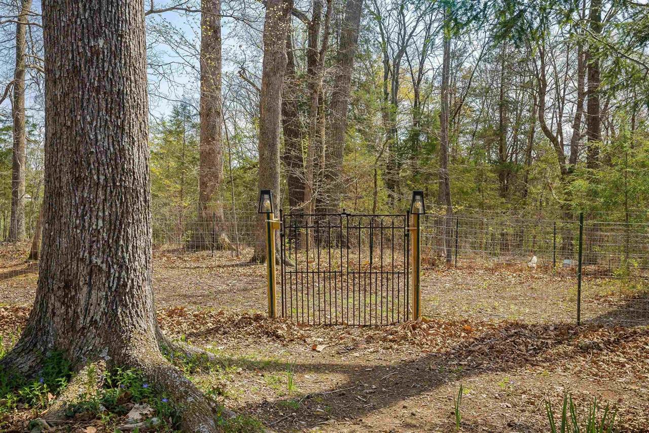553 Hidden Valleys Rd, Palmyra, VA 22963